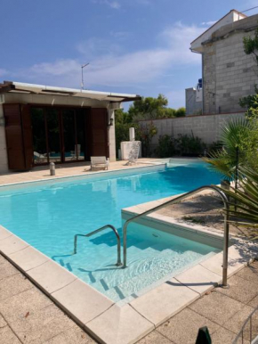Villa sul mare con piscina privata Bisceglie